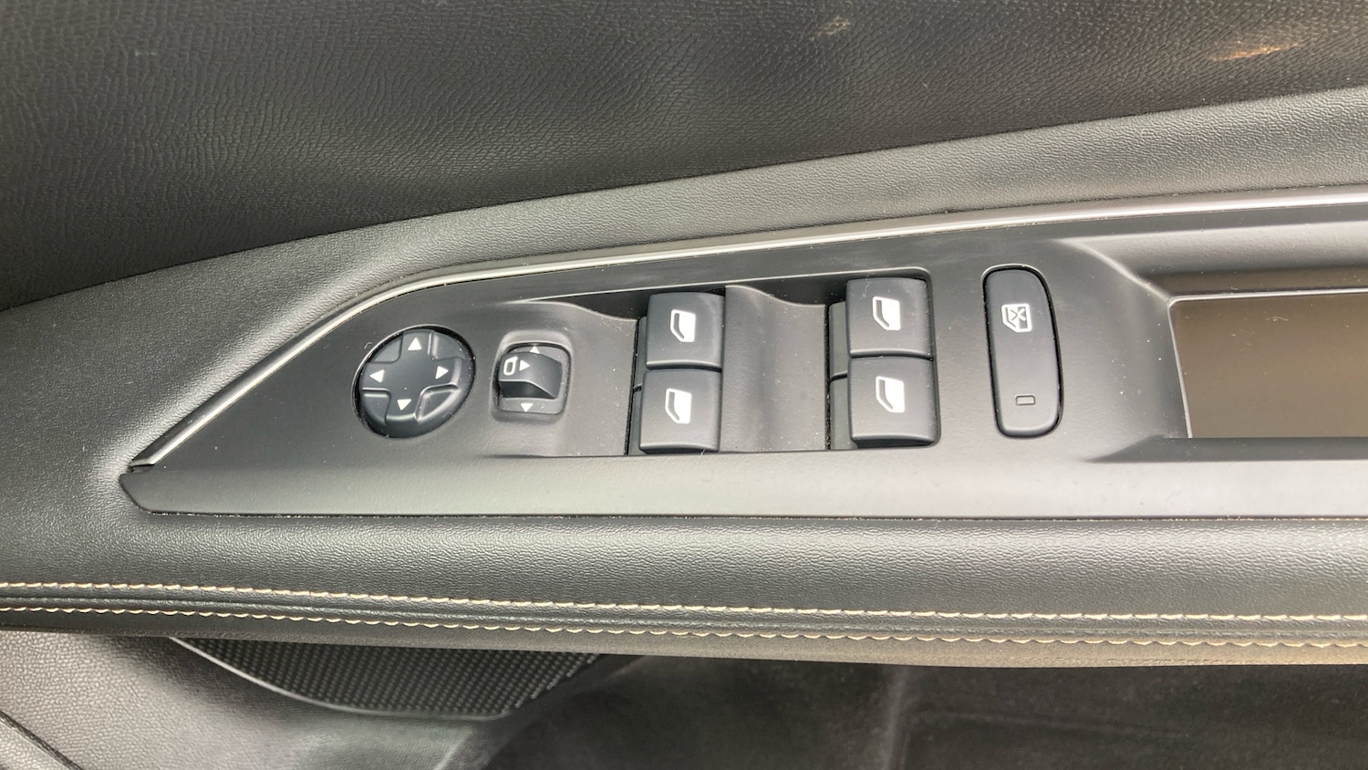 Used Peugeot 3008 2019 for sale - 76181332: Photo 41