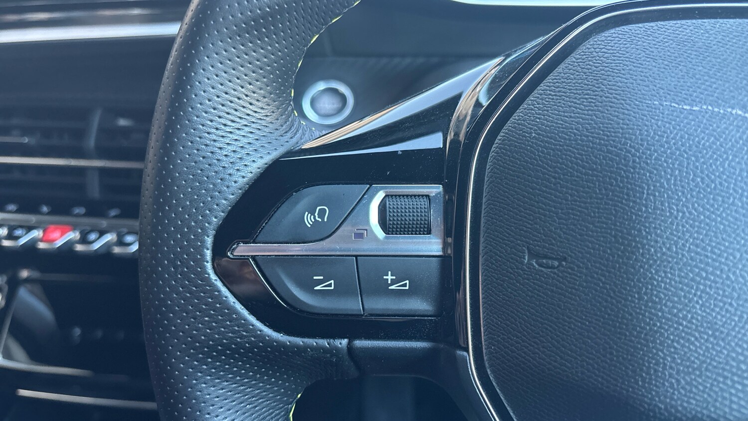 Used Peugeot 2008 2022 for sale - 76737944: Photo 22