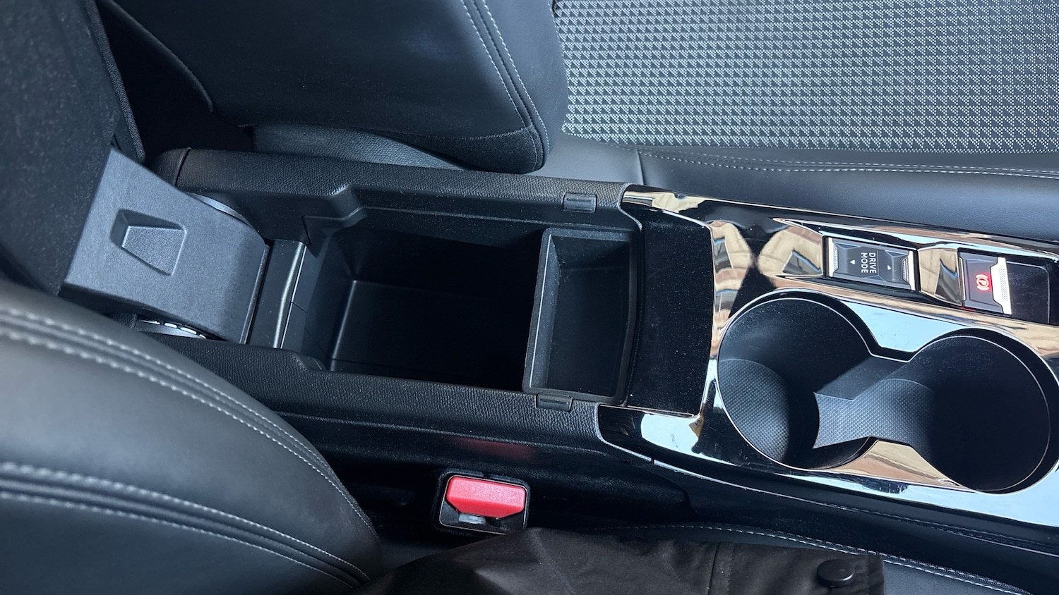 Used Peugeot 2008 2022 for sale - 76737944: Photo 32