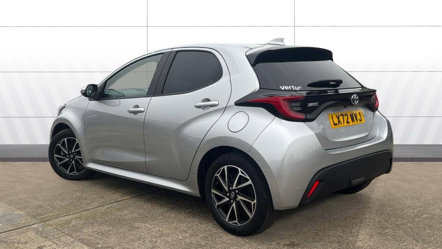 Used Toyota Yaris 2022 for sale - 77420869: Photo 2