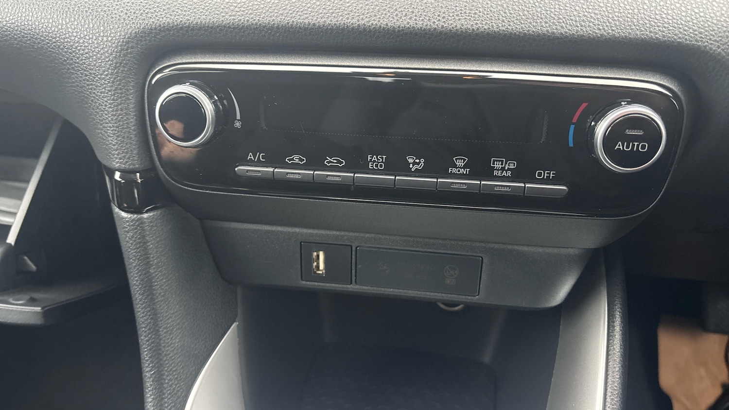 Used Toyota Yaris 2022 for sale - 77420869: Photo 41