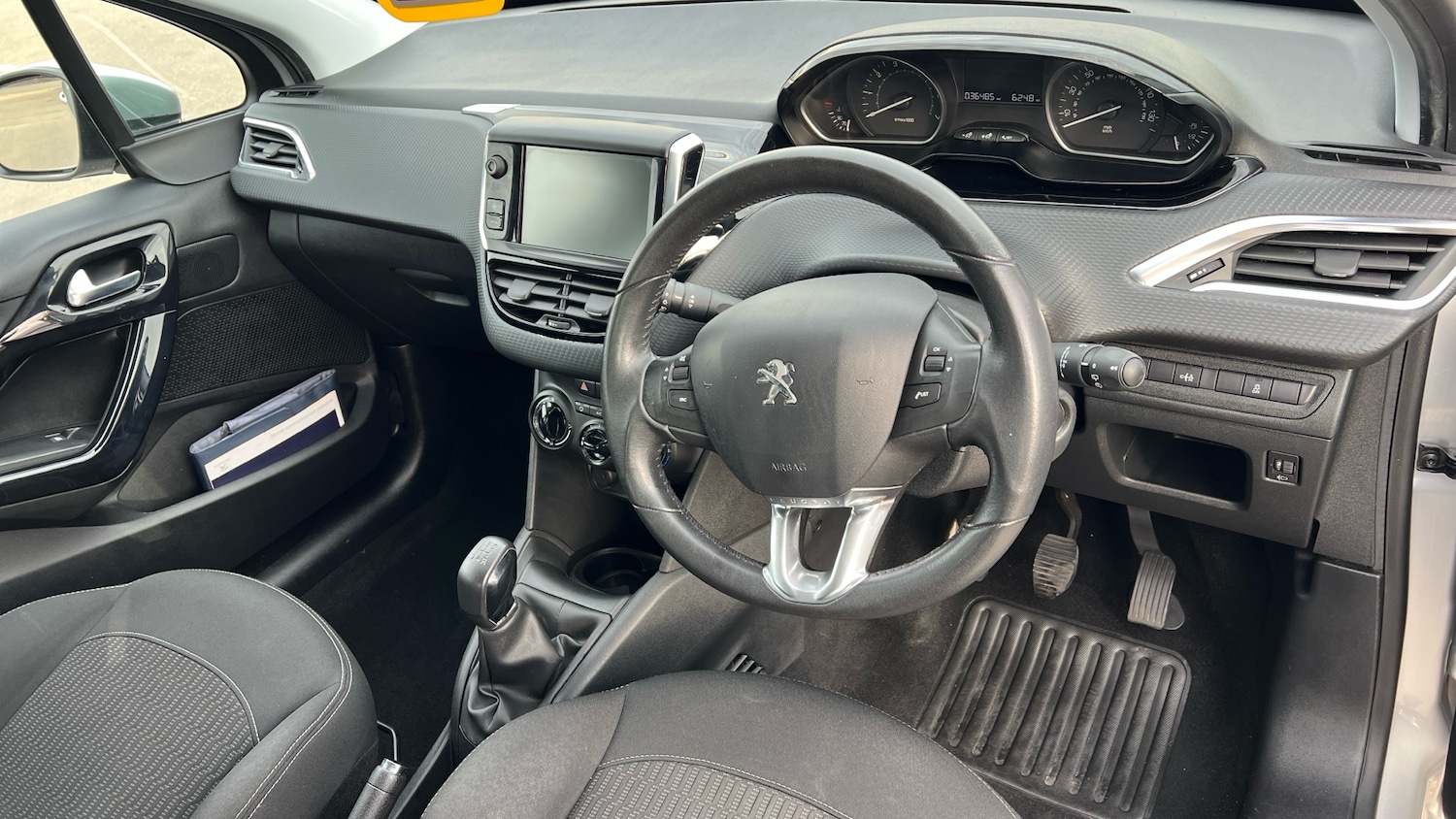 Used Peugeot 208 2016 for sale - 76583140: Photo 11