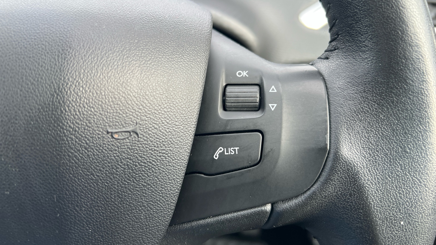 Used Peugeot 208 2016 for sale - 76583140: Photo 21