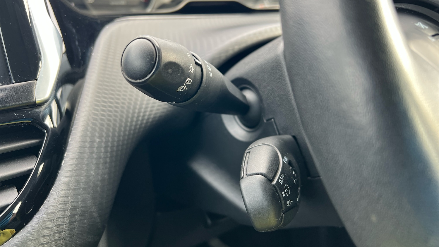 Used Peugeot 208 2016 for sale - 76583140: Photo 24