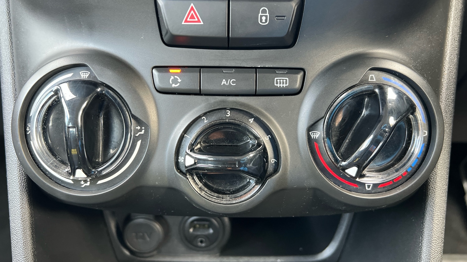 Used Peugeot 208 2016 for sale - 76583140: Photo 31