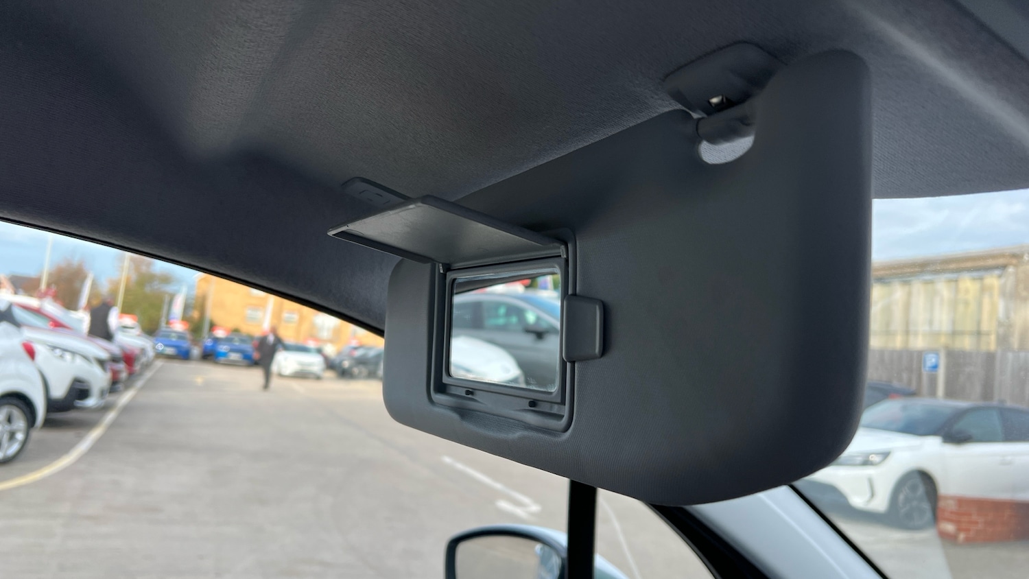 Used Peugeot 208 2016 for sale - 76583140: Photo 37