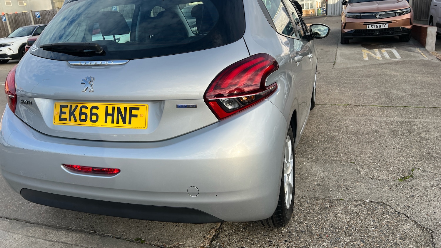 Used Peugeot 208 2016 for sale - 76583140: Photo 44