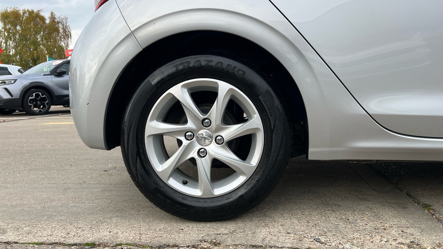 Used Peugeot 208 2016 for sale - 76583140: Photo 7