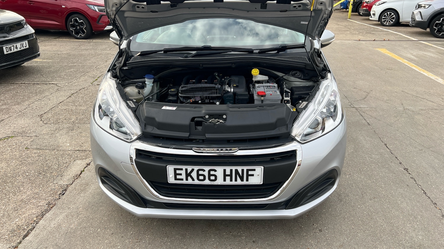 Used Peugeot 208 2016 for sale - 76583140: Photo 8