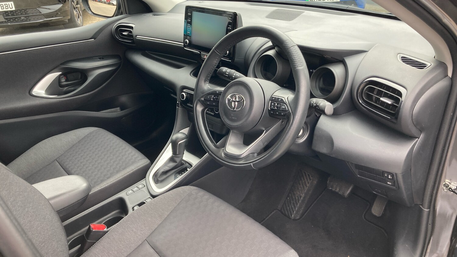 Used Toyota Yaris 2022 for sale - 76517882: Photo 11