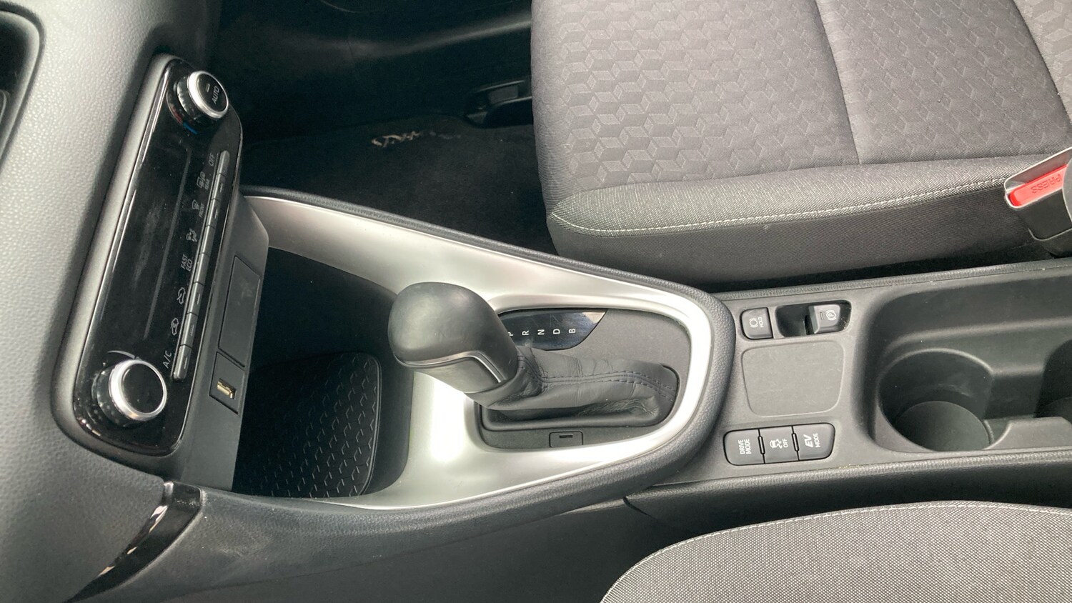 Used Toyota Yaris 2022 for sale - 76517882: Photo 13