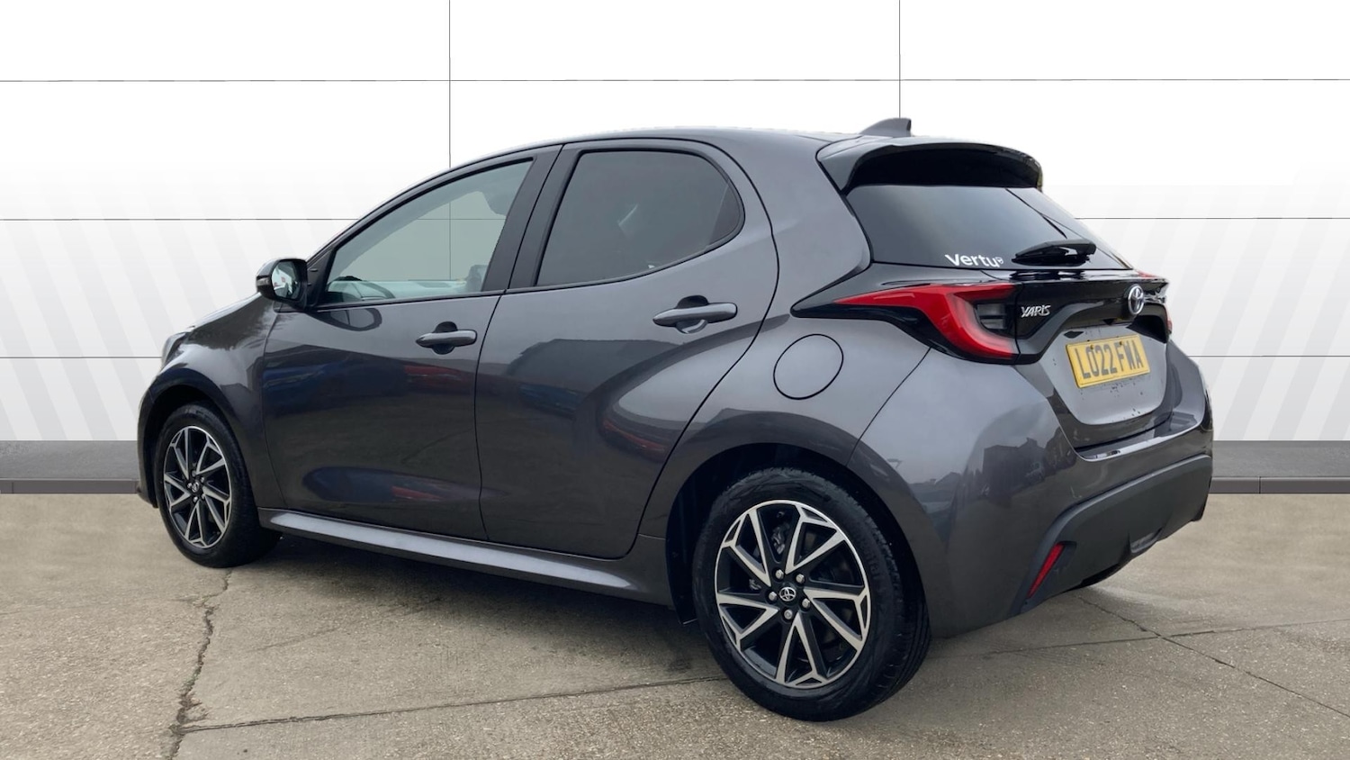 Used Toyota Yaris 2022 for sale - 76517882: Photo 2