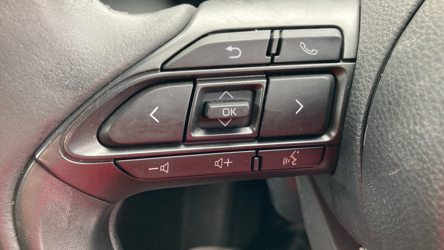 Used Toyota Yaris 2022 for sale - 76517882: Photo 29