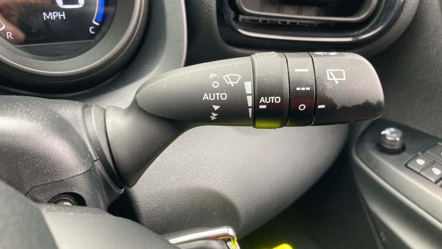 Used Toyota Yaris 2022 for sale - 76517882: Photo 31