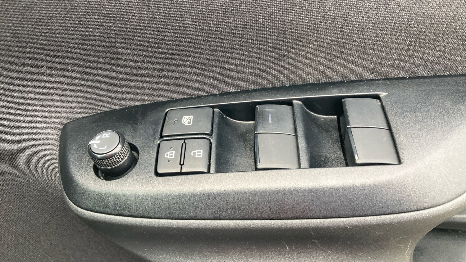 Used Toyota Yaris 2022 for sale - 76517882: Photo 32