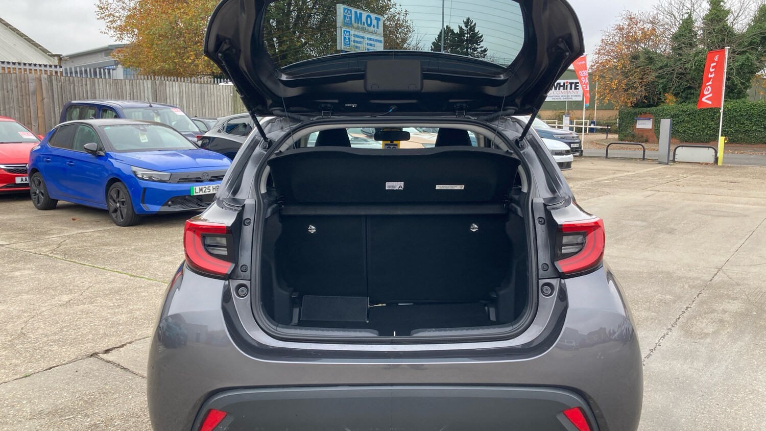 Used Toyota Yaris 2022 for sale - 76517882: Photo 4