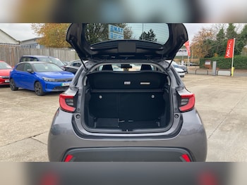 Used Toyota Yaris 2022 for sale - 76517882: Photo