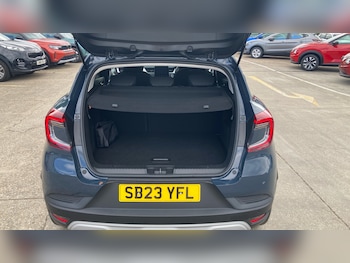 Used Renault Captur 2023 for sale - 79368011: Photo