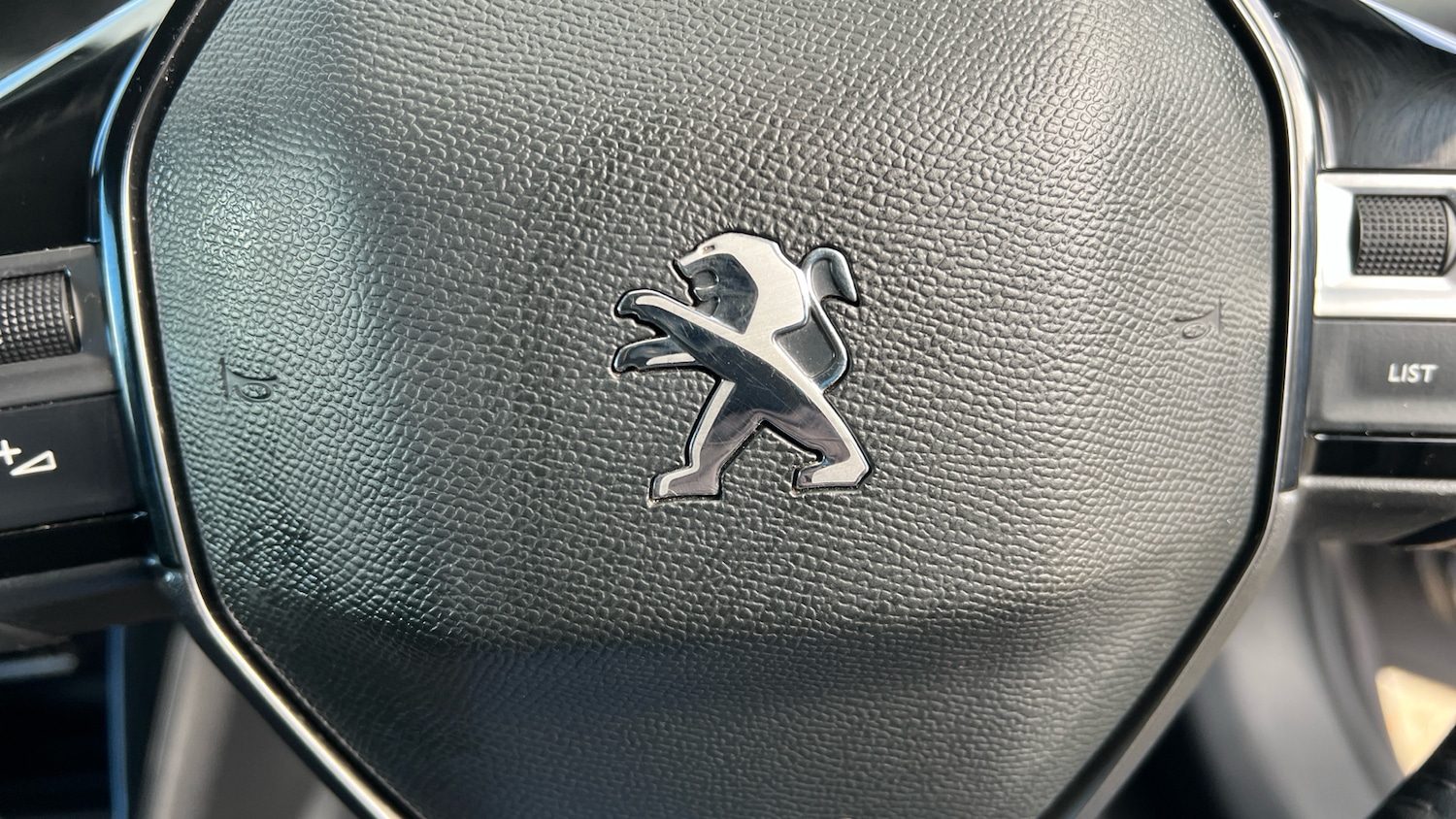 Used Peugeot 208 2022 for sale - 76862228: Photo 21