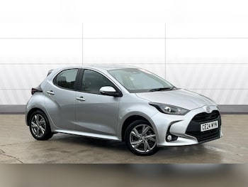 Used Toyota Yaris 2024 for sale - 76652222: Photo