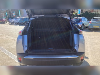 Used Peugeot 2008 2023 for sale - 77975362: Photo