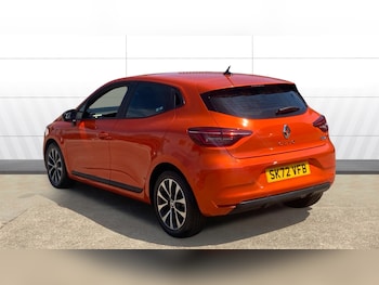 Used Renault Clio 2023 for sale - 79459509: Photo