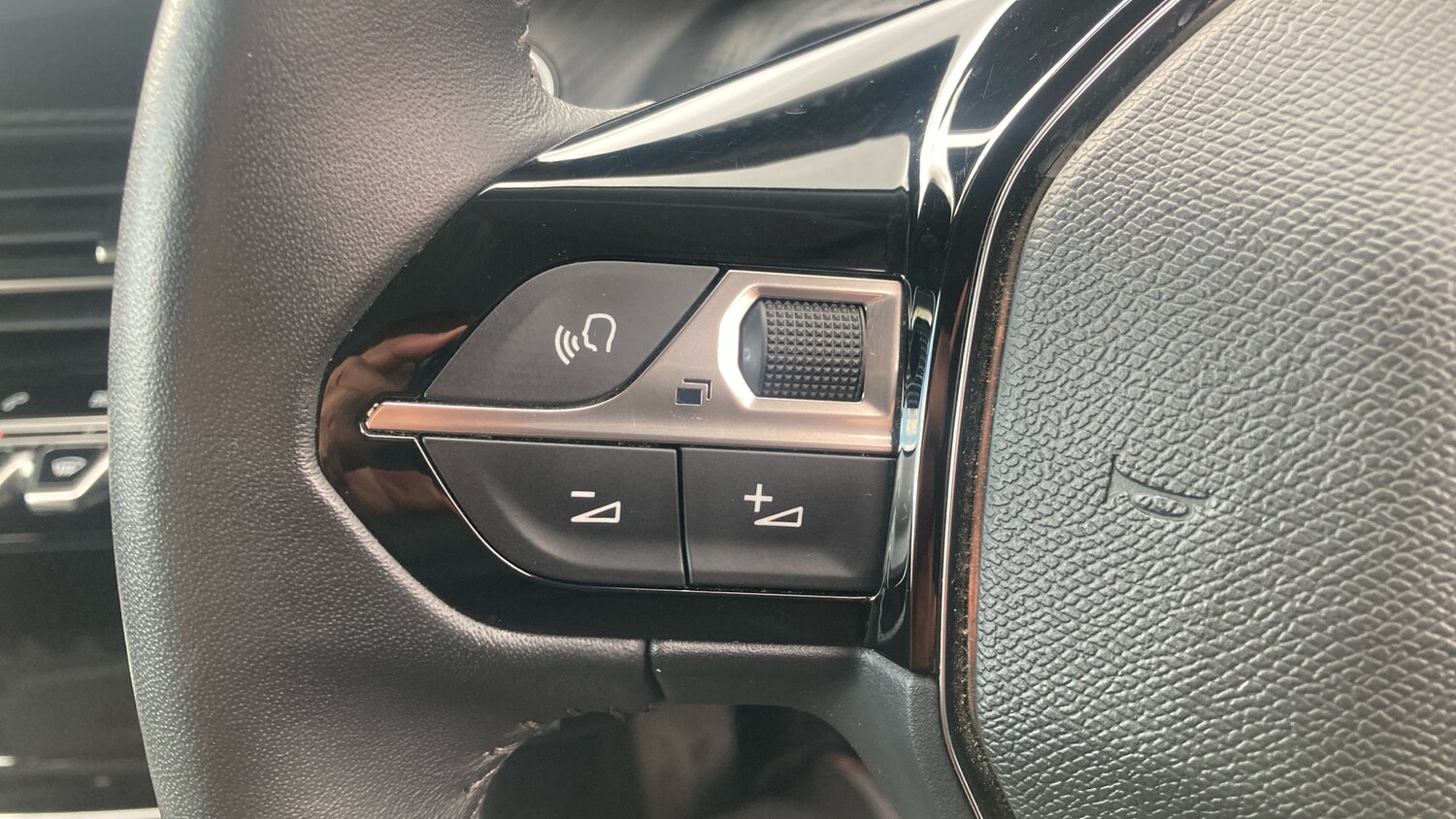 Used Peugeot 2008 2022 for sale - 76382572: Photo 33
