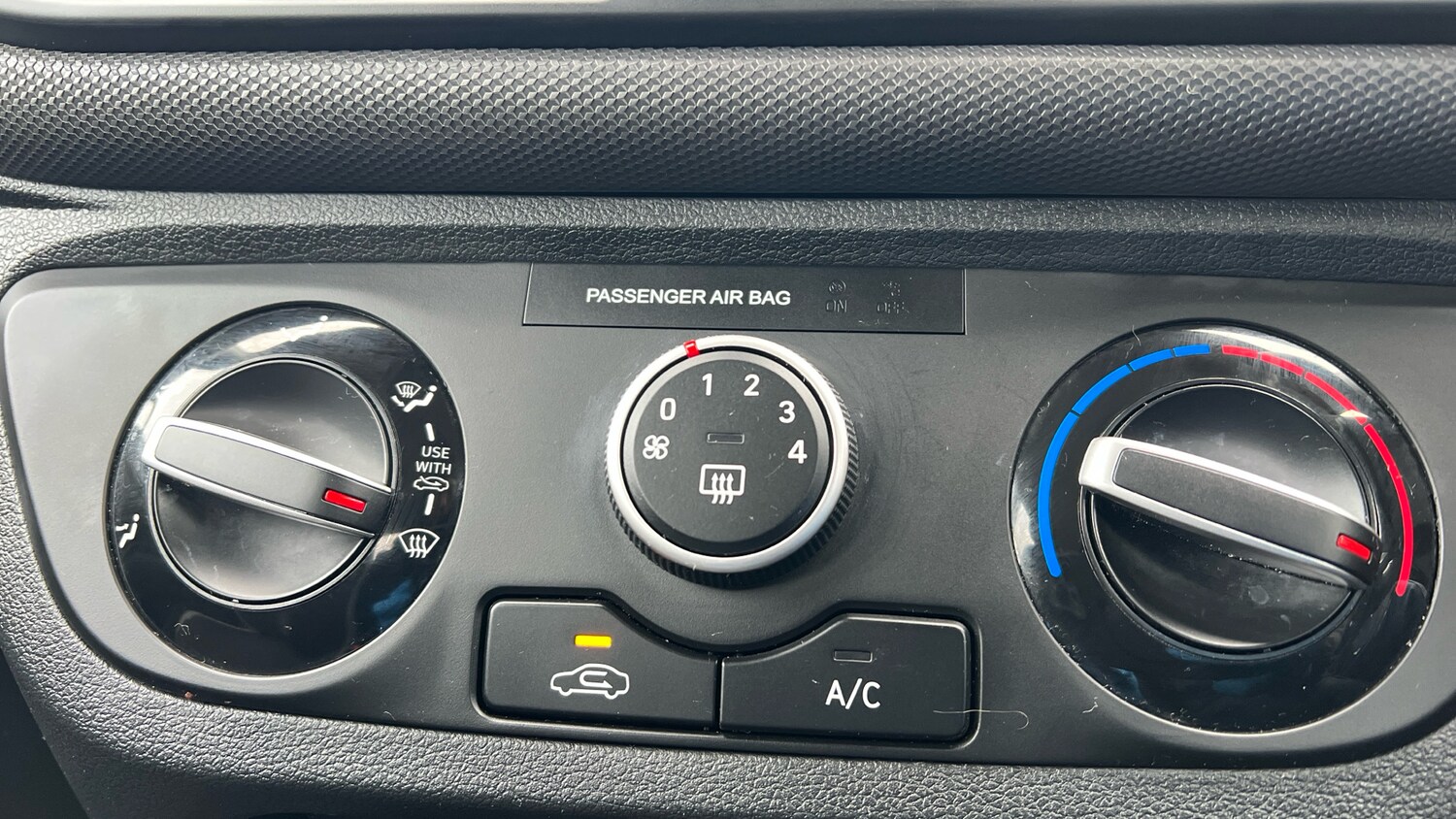 Used Hyundai i10 2023 for sale - 77595161: Photo 30