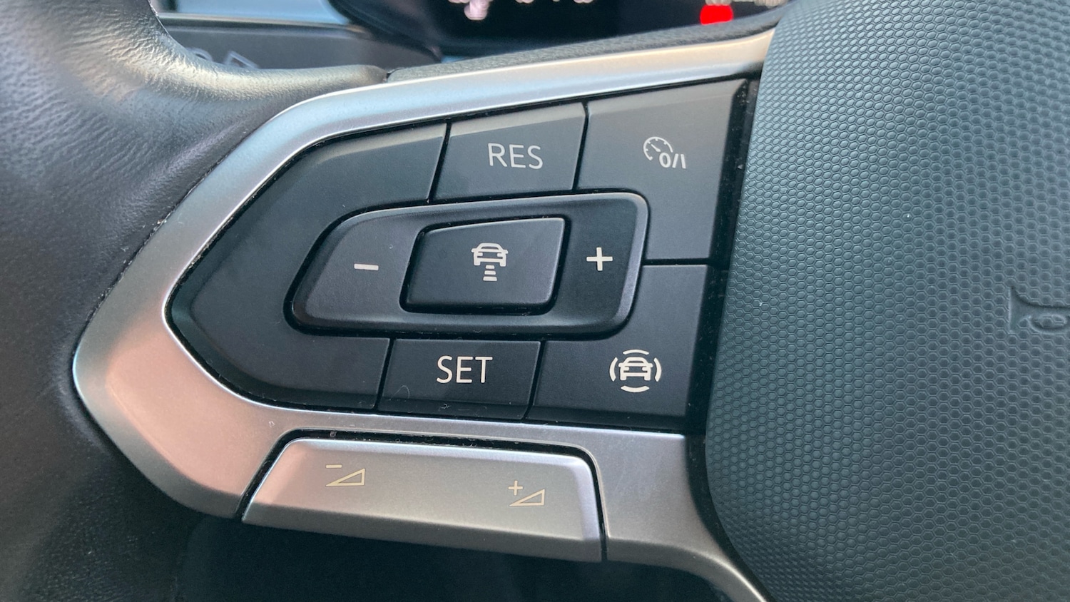 Used Volkswagen T-Roc 2022 for sale - 77197991: Photo 30