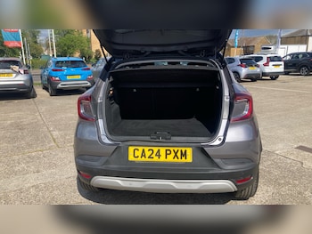 Used Renault Captur 2024 for sale - 78225476: Photo