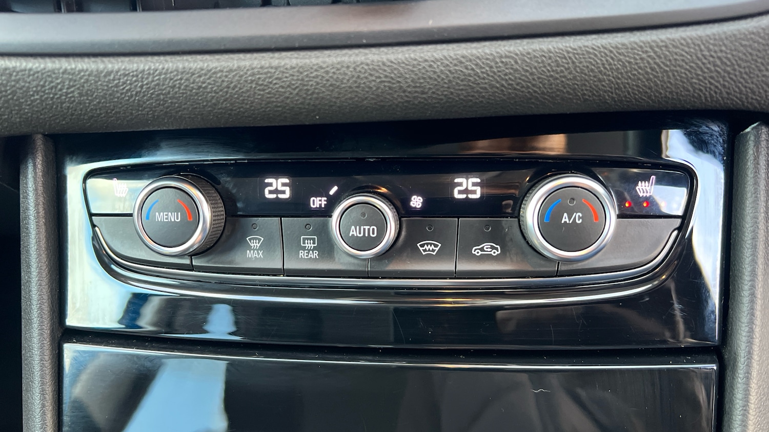 Used Vauxhall Grandland 2023 for sale - 76862223: Photo 36