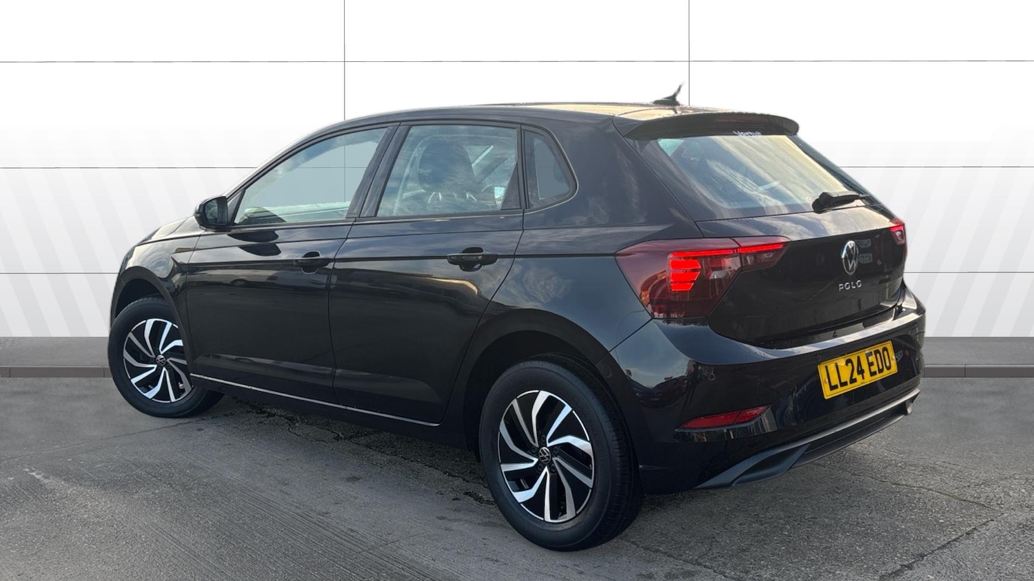 Used Volkswagen Polo 2024 for sale - 76958432: Photo 2