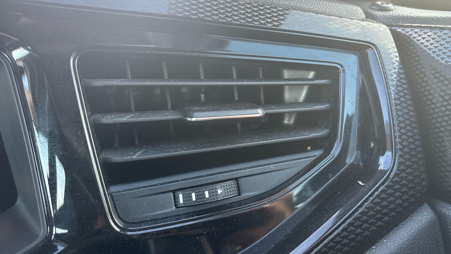 Used Volkswagen Polo 2024 for sale - 76958432: Photo 23