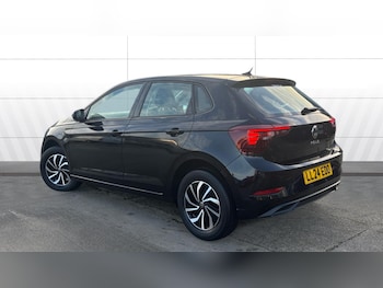 Used Volkswagen Polo 2024 for sale - 76958432: Photo