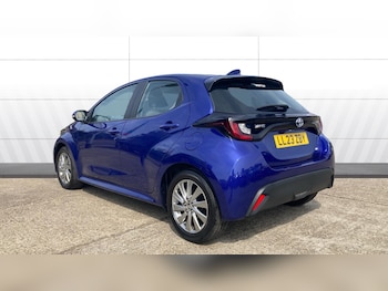 Used Toyota Yaris 2023 for sale - 79284319: Photo