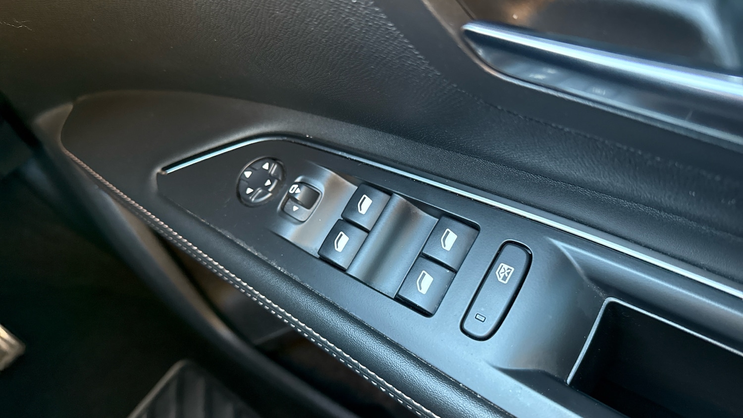 Used Peugeot 5008 2020 for sale - 77296980: Photo 35