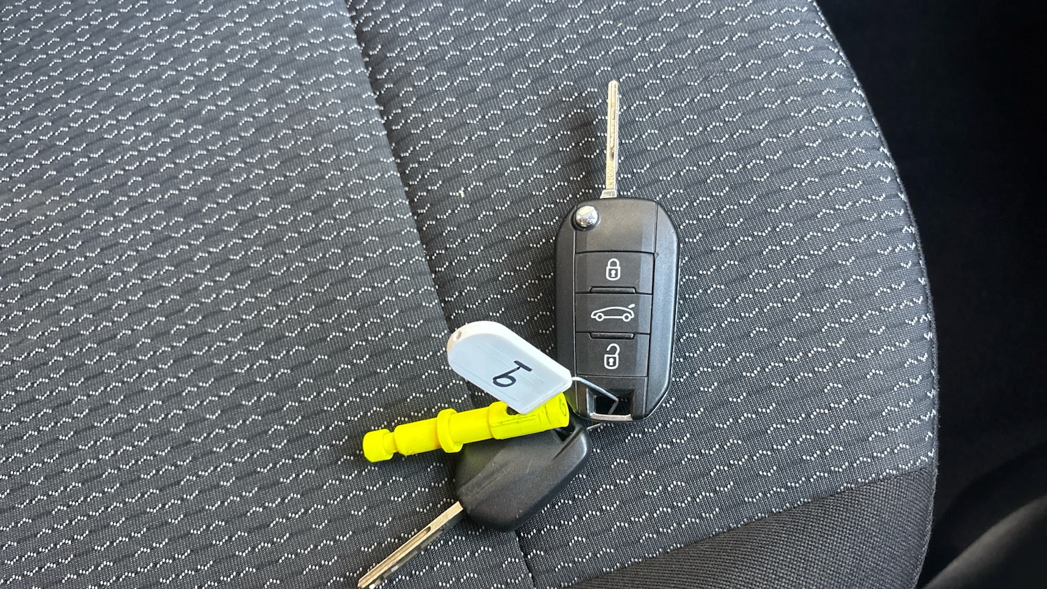 Used Vauxhall Crossland 2022 for sale - 77965659: Photo 20