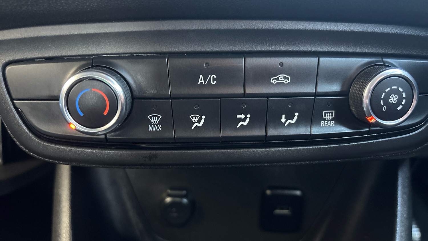 Used Vauxhall Crossland 2022 for sale - 77965659: Photo 26