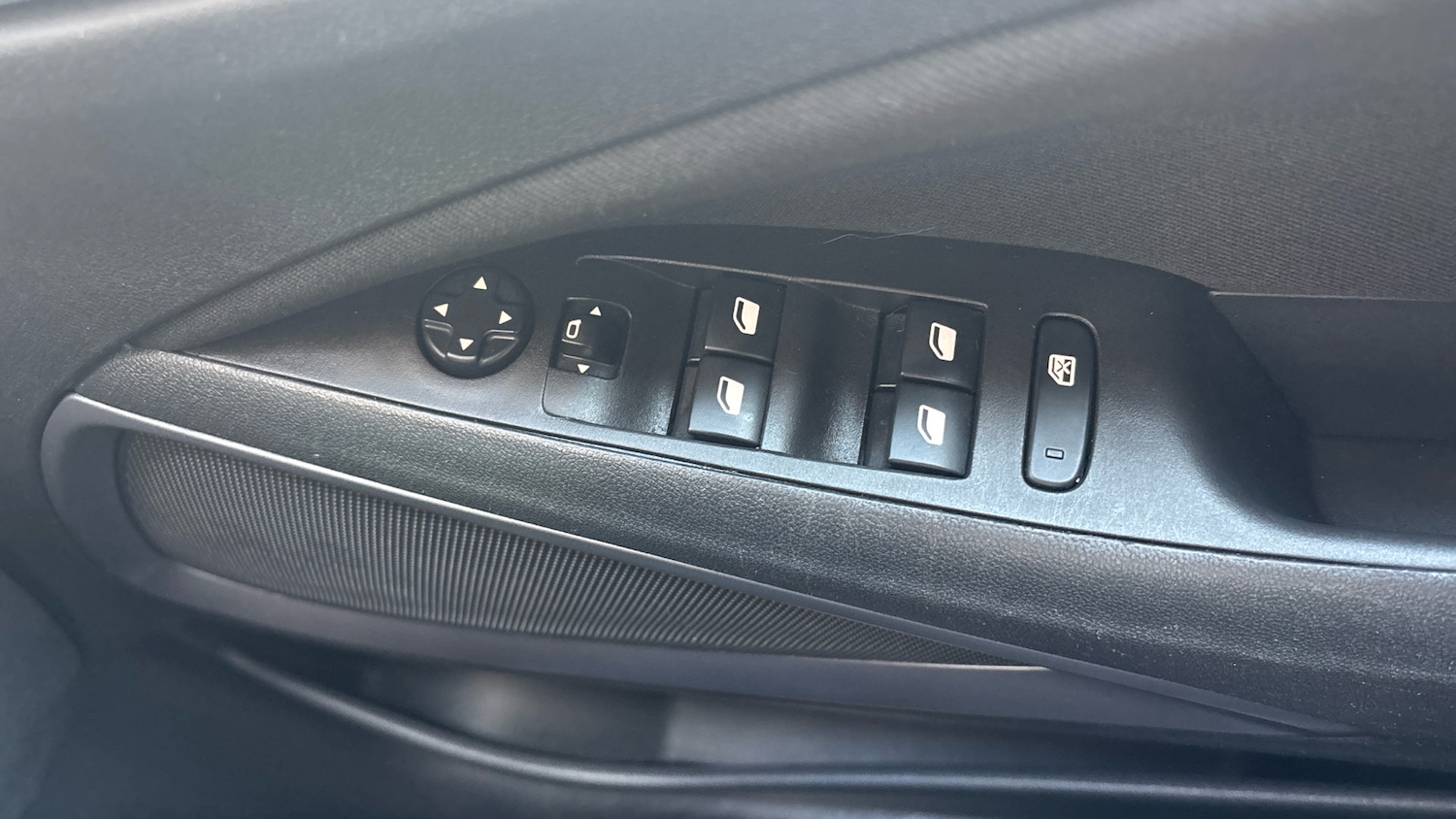 Used Vauxhall Crossland 2022 for sale - 77965659: Photo 30