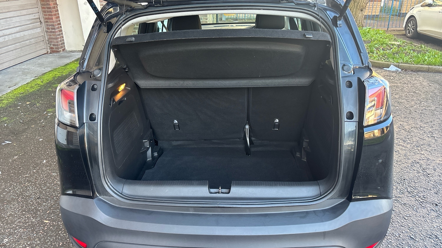 Used Vauxhall Crossland 2022 for sale - 77965659: Photo 4