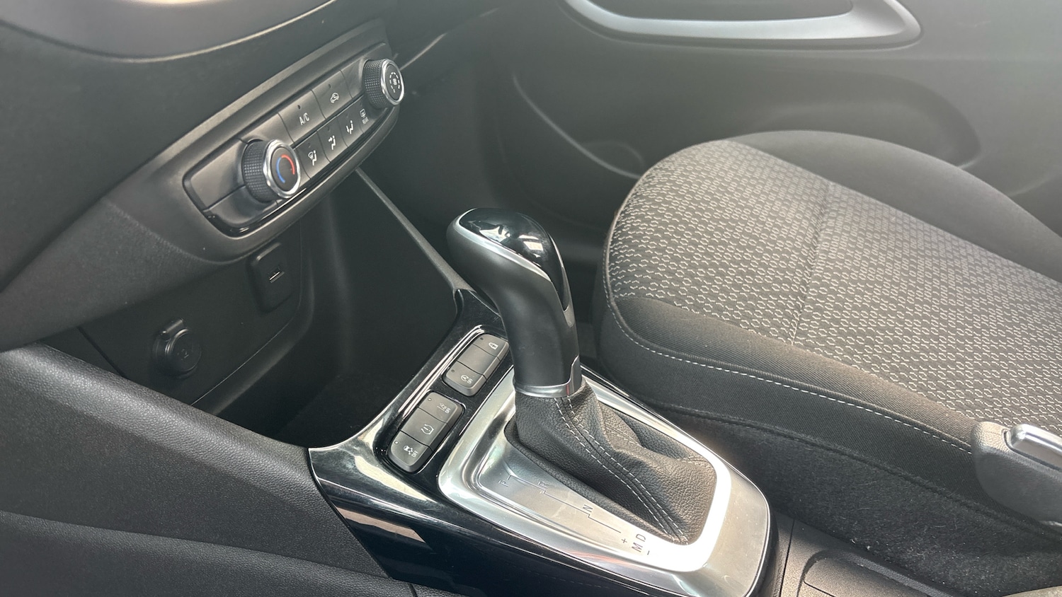 Used Vauxhall Crossland 2023 for sale - 77103342: Photo 13