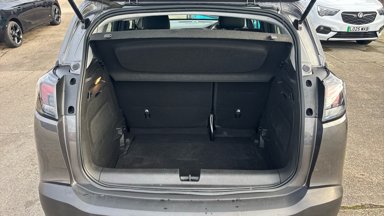 Used Vauxhall Crossland 2023 for sale - 77103342: Photo 4