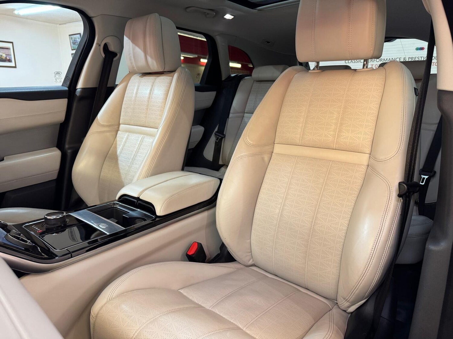 Used Land Rover Range Rover Velar 2019 for sale - 77939810: Photo 12