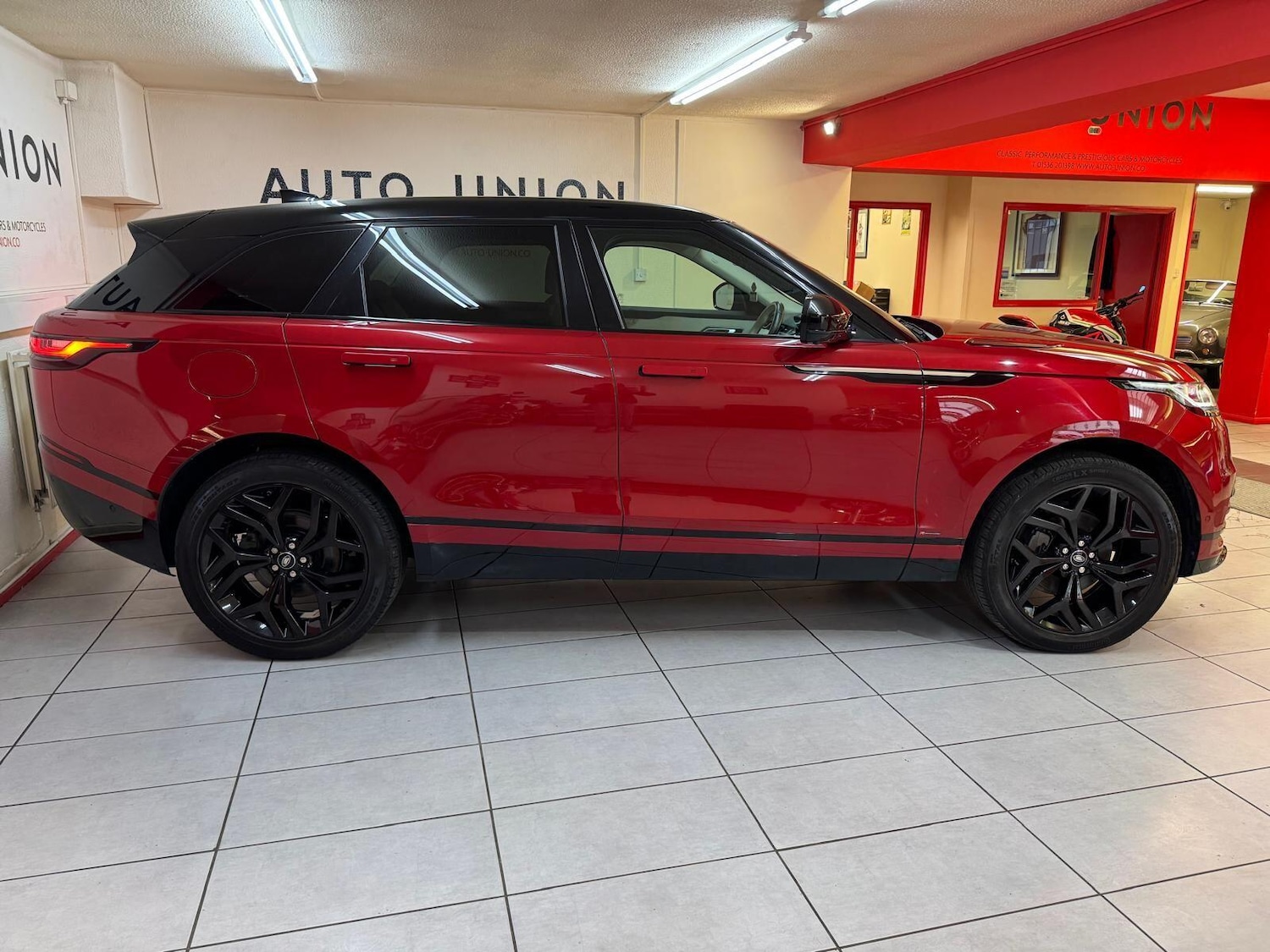 Used Land Rover Range Rover Velar 2019 for sale - 77939810: Photo 5