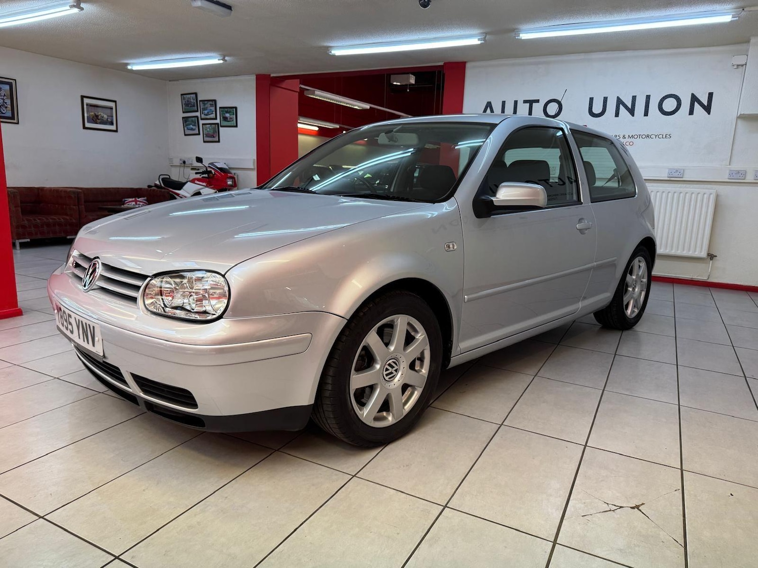 Used Volkswagen Golf 2001 for sale - 77120894: Photo 2