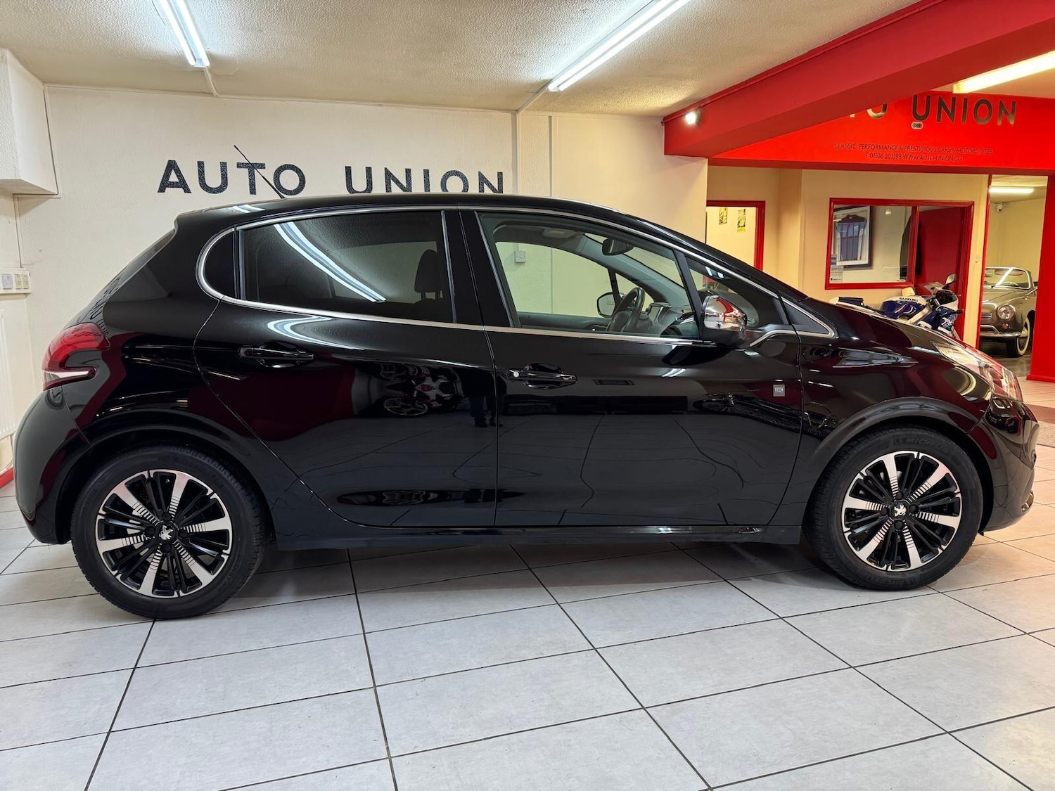 Used Peugeot 208 2019 for sale - 77440890: Photo 8