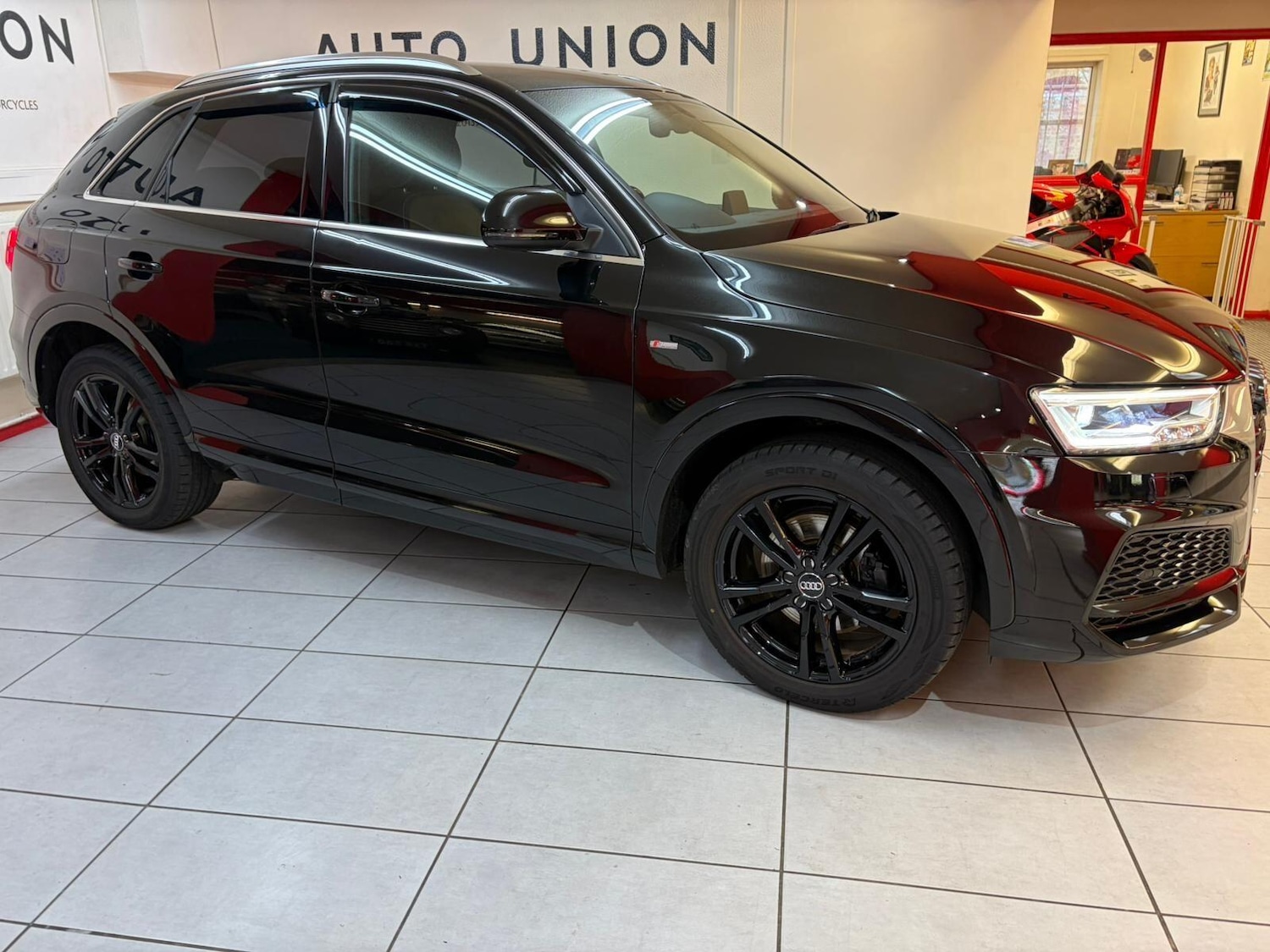 Used Audi Q3 2017 for sale - 76561454: Photo 1