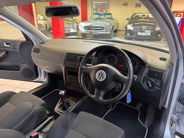 Used Volkswagen Golf 2001 for sale - 75051932: Photo 10