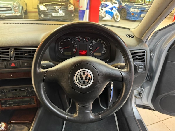 Used Volkswagen Golf 2001 for sale - 75051932: Photo 24