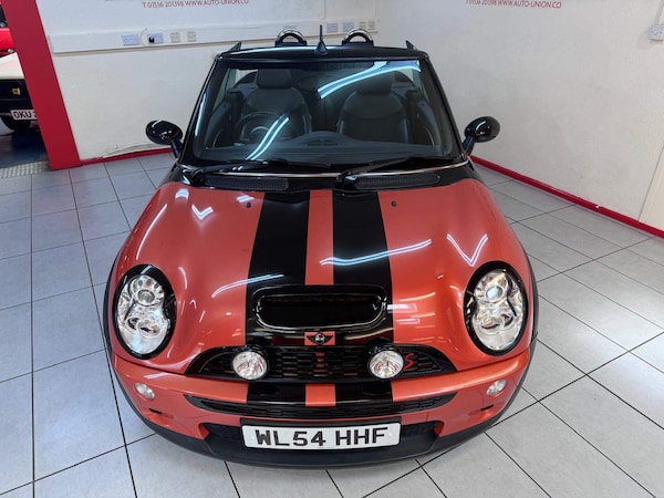 Used MINI Convertible 2004 for sale - 74465265: Photo 24